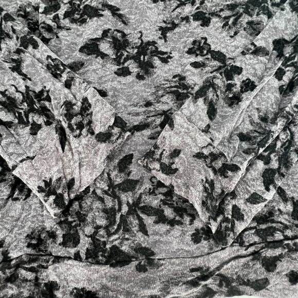 French Laundry Long Sleeve Floral Sweater Plus Size 22/24 Black Gray - Picture 5 of 11